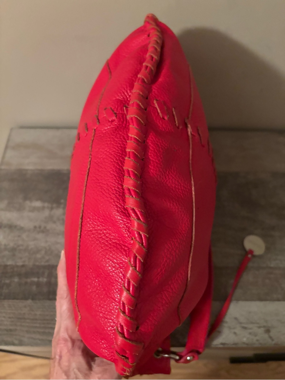 PULICATI RED PEBBLED LEATHER HOBO SHOULDER BAG - Picture 5 of 7